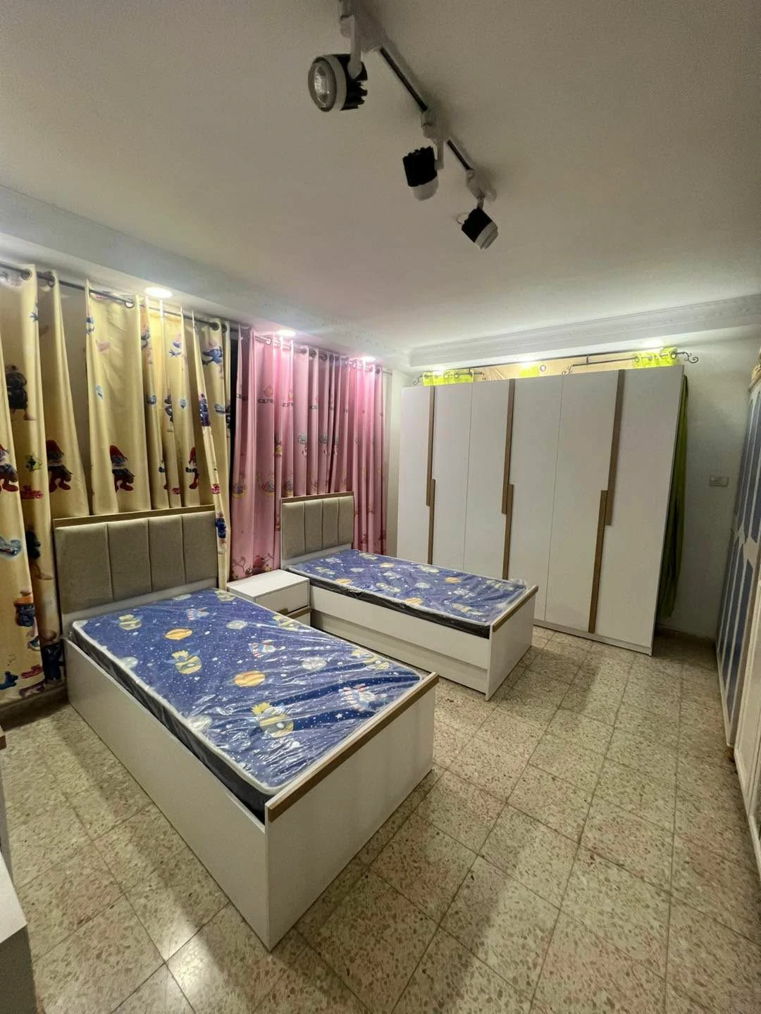 غرفة اطفال تفصيل مساطر